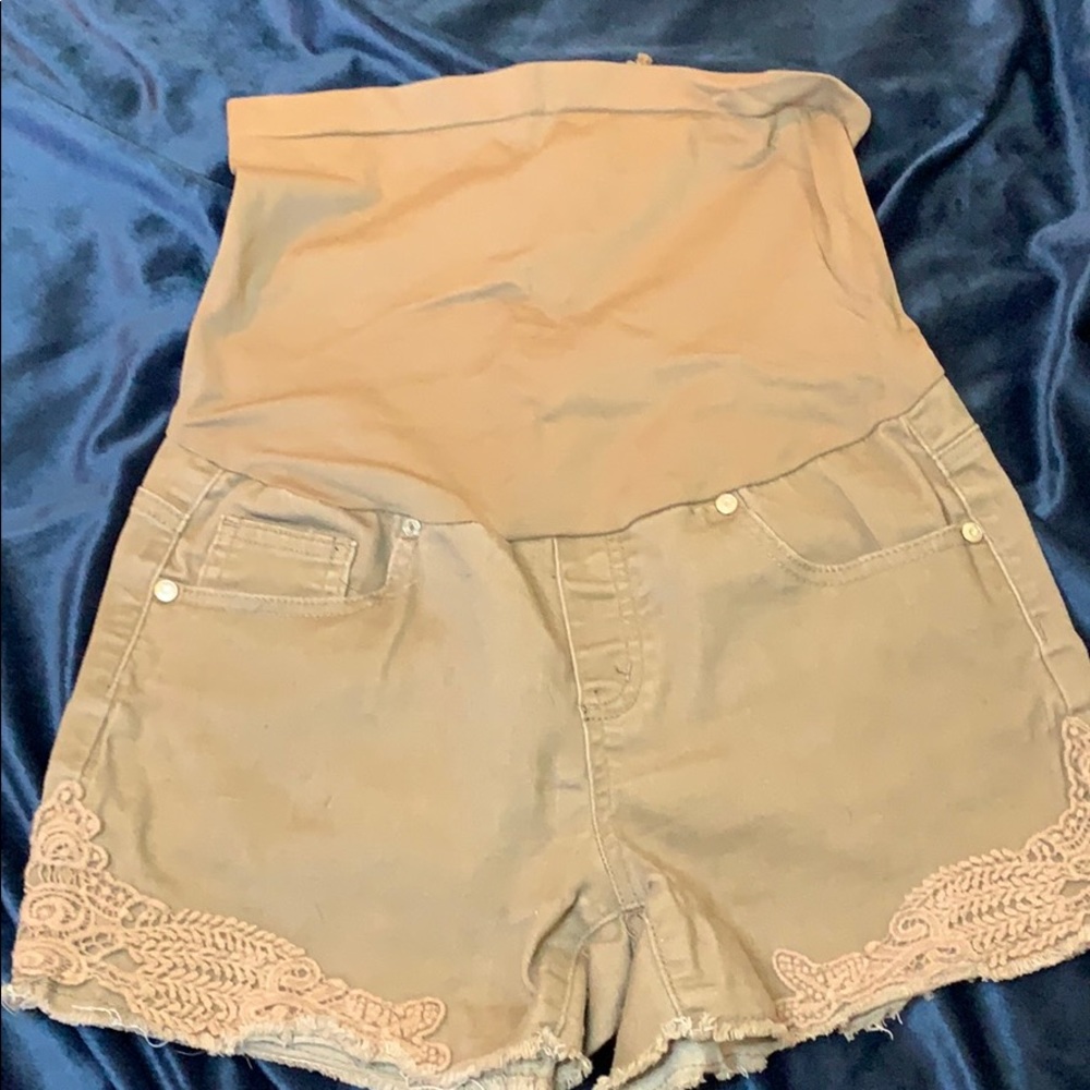 Maternity shorts